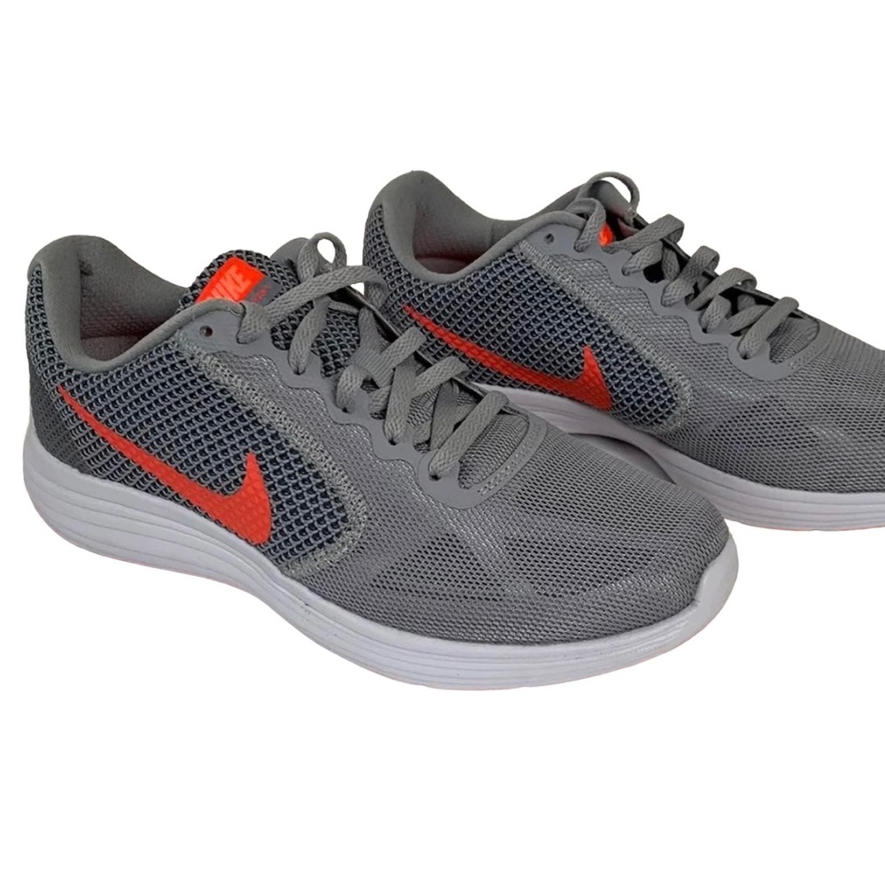 NIKE REVOLUTION SNEAKERS 8 1/2